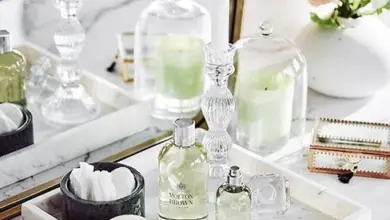 Luxury make-up set svačky na mramorovém podložce